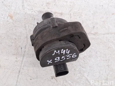 Mercedes-Benz A2118350364 C-CLASS (W205) 2015 Wasserpumpe - Bild 1