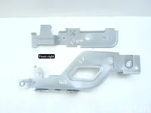 Mercedes-Benz A2968811400, A2968812000 EQS SUV (X296) 2023 Halter für Kotflügel rechts