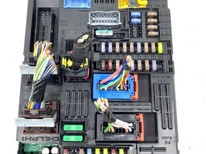 Opel 9832881080 Corsa F 2021 Boîte à fusibles