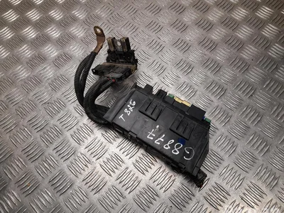 Nissan 24382 EW70B, G8280701 / 24382EW70B, G8280701 NAVARA Platform/Chassis (D23) 2016 Boîte à fusibles - Image 1