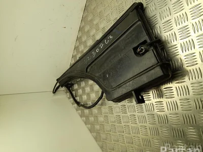 Maserati 670001648 GHIBLI (M157) 2015 Réservoir d'eau de nettoyage - Image 1