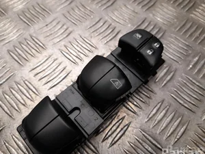 Nissan 201124SN1 JUKE (F16) 2021 Bouton de lève-vitre Right Front