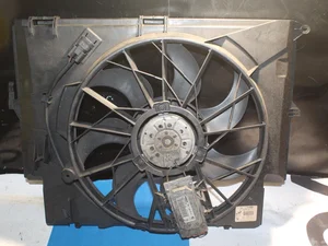 BMW 3213261 3 (E90) 2011 Ventilateur de radiateur