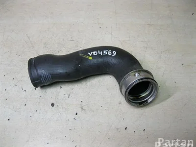 Škoda 1K0 145 762 HP / 1K0145762HP OCTAVIAII (1Z3) 2009 Prise d'air / Conduit d'air d'admission - Image 1