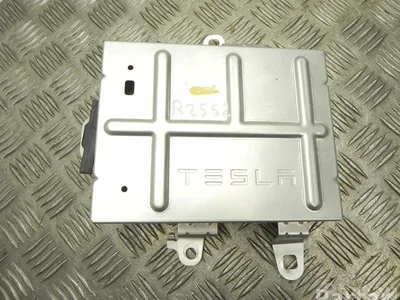 Tesla 1507152-01-B / 150715201B Model Y 2021 Amplificateur audio - Image 1