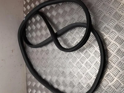 Opel 669 Combo E 2020 Joint d'étanchéité de porte Left Front - Image 1