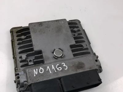 Seat 03F906070HB IBIZA IV (6J5, 6P1) 2011 Unité de contrôle moteur - Image 1