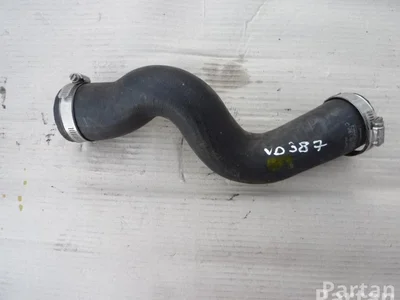 Ford CV61-6K863-AE / CV616K863AE FOCUS III 2013 Prise d'air / Conduit d'air d'admission - Image 1