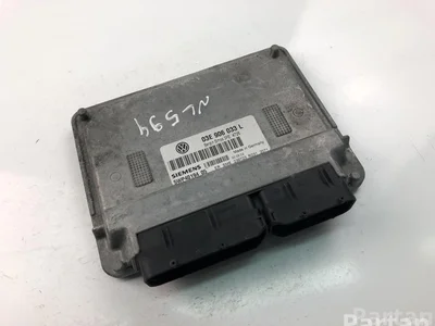 Volkswagen 03E906033L POLO (9N_) 2011 Control unit for engine - Image 1