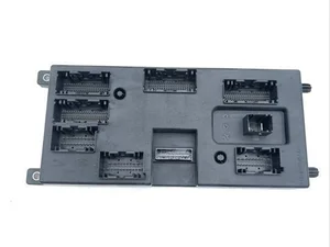 Land Rover M8E2-14F041-AA / M8E214F041AA Defender Station Wagon (L663) 2022 Body control module BCM FEM SAM BSI