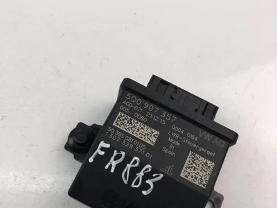 Volkswagen 5Q0907357 PASSAT (3G2) 2015 control unit - Image 1