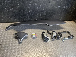 Tesla 1002254-05-F, 1022506-00-B, 1018788-02-A, 1018781-00-B / 100225405F, 102250600B, 101878802A, 101878100B MODEL S 2014 Tableau de bord complect Airbag du conducteur