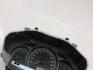 Toyota 83800-0UB10 / 838000UB10 YARIS (_P13_) 2013 Tableau de bord km/h