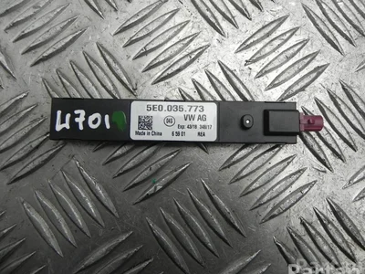 Škoda 5E0 035 773 / 5E0035773 SUPERB III Estate (3V5) 2018 Amplificateur d'antenne - Image 1