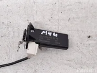 Mercedes-Benz A2048205575 C-CLASS (W205) 2015 Amplificateur d'antenne