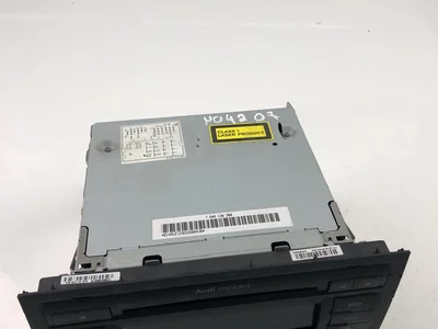 Audi 8E0035186AK A4 Avant (8ED, B7) 2006 Radijas / CD grotuvas - Nuotrauka 1