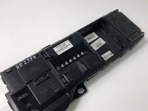 Ford BK2T-14B144-BA / BK2T14B144BA TRANSIT CUSTOM Box 2016 Boîte à fusibles