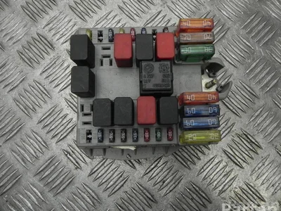 Fiat 46835587 PUNTO (188_) 2004 Boîte à fusibles - Image 1