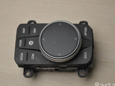 BMW 5A32A39 2' F44 Gran Coupé 2021 Interface multimédia avec unité de contrôle - Image 1