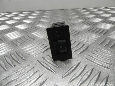 Lexus 9H31 IS I (JCE1_, GXE1_) 2000 Réglage de la hauteur de l'interrupteur - Image 1