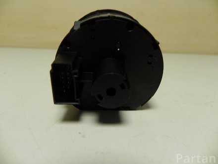 VOLKSWAGEN 3C8 941 431 / 3C8941431 PASSAT (362) 2012 Light switch