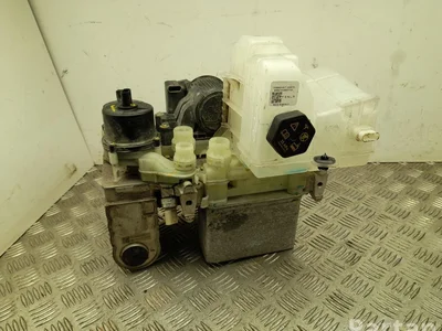 Tesla 1506803-00-F, 1549902-00-C, 1523006-00-D, 1506859-97-D / 150680300F, 154990200C, 152300600D, 150685997D MODEL 3 2021 Vase d'expansion du liquide de refroidissement - Image 1