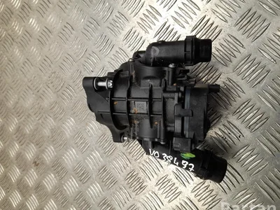 BMW 9468426 5 G60 2024 Boîtier du thermostat - Image 1