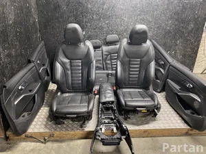 BMW 3 (G20) 2021 Sitze komplett Türverkleidung Armlehne 