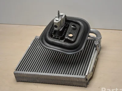 Mercedes-Benz A2478307800 EQA 2021 Radiateur Condenseur - Image 1