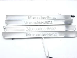 Mercedes-Benz A1676861300 GLS (X167) 2021 Wewnętrzny próg drzwiowy zestaw