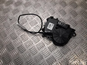 BMW 7 430 626 / 7430626 i4 (G26) 2024 Płyta zamykająca z silnikiem domykania 