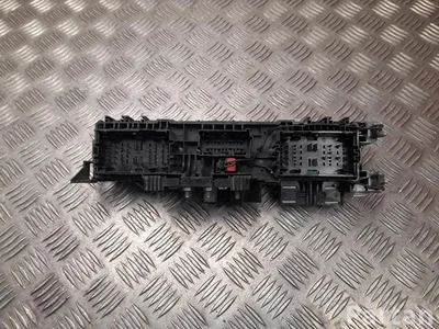 Tesla 1034405-02-D / 103440502D MODEL X 2016 Boîte à fusibles - Image 1