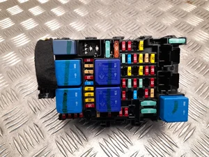 Nissan 240106PN3B JUKE (F16) 2020 Boîte à fusibles