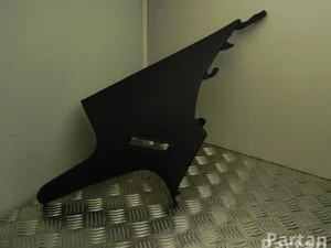 Mercedes-Benz A204 690 06 25 / A2046900625 C-CLASS (W204) 2010 Cubierta, Soporte -C (al lado de puertas traseras) right side