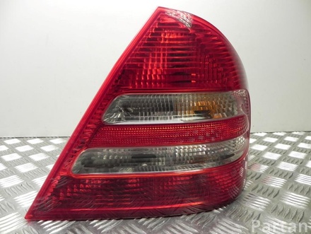 MERCEDES-BENZ A 203 820 20 64 / A2038202064 C-CLASS (W203) 2006 Taillight Right