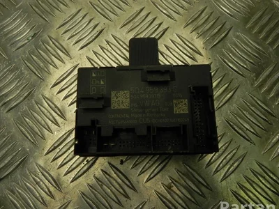 Seat 5Q4 959 393 C, 5Q4 959 393 B / 5Q4959393C, 5Q4959393B LEON (5F1) 2013 Unité de commande pour porte Right Rear Left Rear Left Front Right Front - Image 1