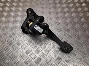 Mercedes-Benz A 247 290 04 00 / A2472900400 A-CLASS W177 2020 Pédale d'embrayage