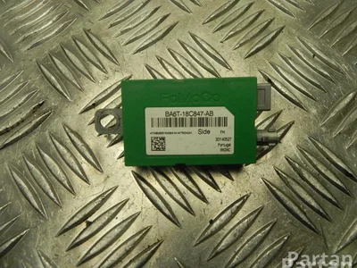 Ford BA6T-18C847-AB / BA6T18C847AB FIESTA VI 2014 Antenos stiprintuvas - Nuotrauka 1