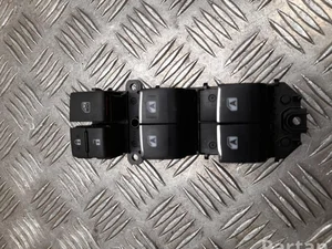 Toyota 84040-33140 / 8404033140 Camry XV70 2020 Bouton de lève-vitre