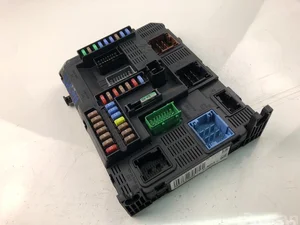 Peugeot 9807532080 208 2015 Boîte à fusibles