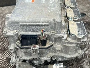 Toyota G9270-48060, G92A0-42030 / G927048060, G92A042030 RAV 4 IV (_A4_) 2018 Onduleur avec convertisseur