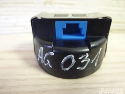 Mercedes-Benz A 207 901 06 00 / A2079010600 E-CLASS Coupe (C207) 2011 Capteur de pluie - Image 1