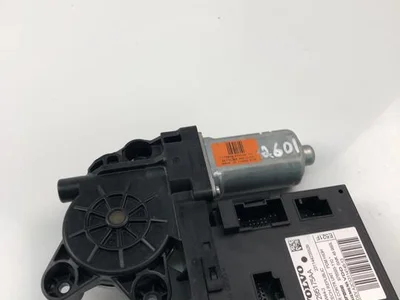 Volvo 979038-101 / 979038101 V50 (MW) 2009 Moteur de lève-vitre Right Front - Image 1