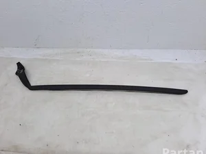 Ford JX7BA03195 Focus IV (HN) 2021 Garniture de capot d'essuie glace