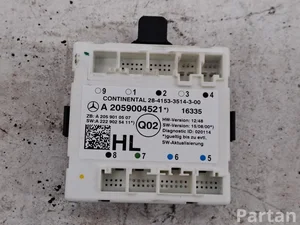 Mercedes-Benz A2059004521 KLASA C (W205) 2016 Sterownik drzwi z tyłu z lewej