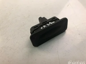 Renault 8200076250 SCÉNIC II (JM0/1_) 2005 Bouton du coffre à bagages