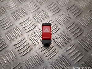 Mercedes-Benz 000 820 90 10 / 0008209010 S-Class W126 1983 Éclairage d'urgence / interrupteur de danger