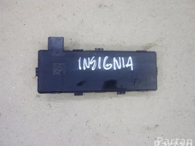 Opel 13503204 INSIGNIA A (G09) 2011 Amplificateur d'antenne - Image 1