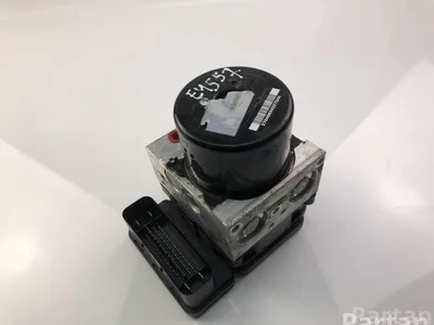 Volvo 285262-58303 / 28526258303 V60 2016 Control unit ABS Hydraulic - Image 1