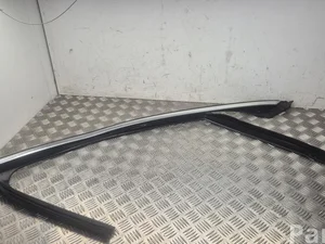 Mercedes-Benz A2137252800 KLASA E T-Model (S213) 2019 Uszczelka drzwi z przodu po prawej